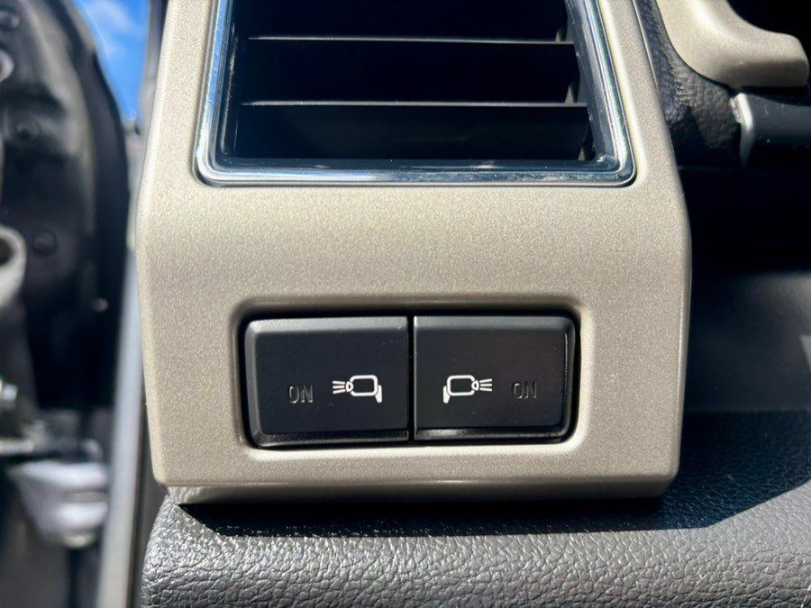Used 2021 Ford F350 Lariat w/ Lariat Value Package AWD/4WD image 23