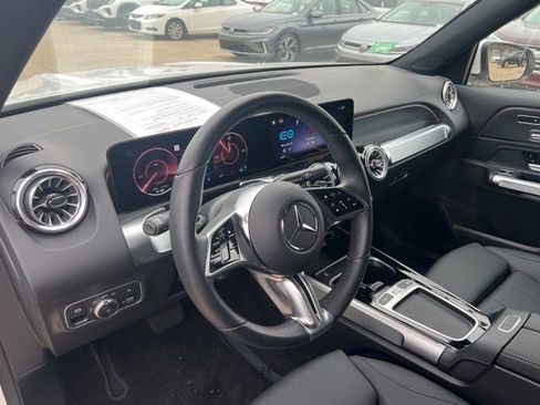Used 2024 Mercedes-Benz EQB 300 4MATIC image 13