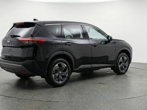 Used 2025 Nissan Rogue SV FWD image 9