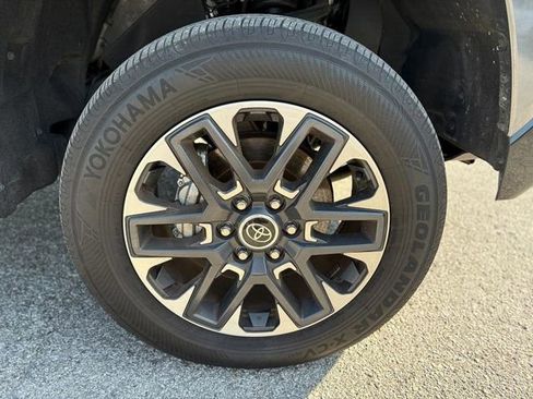 Used 2024 Toyota Tundra Limited image 9