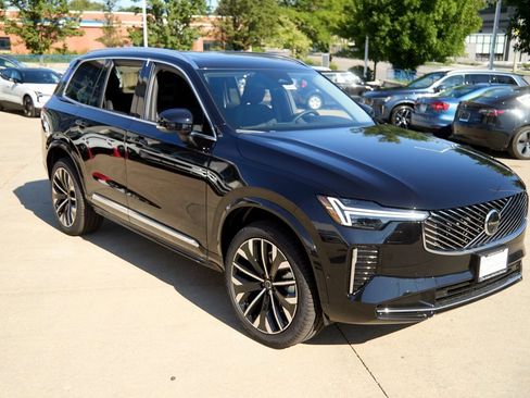 New 2026 Volvo XC90 B6 Plus w/ Protection Package Premier image 4