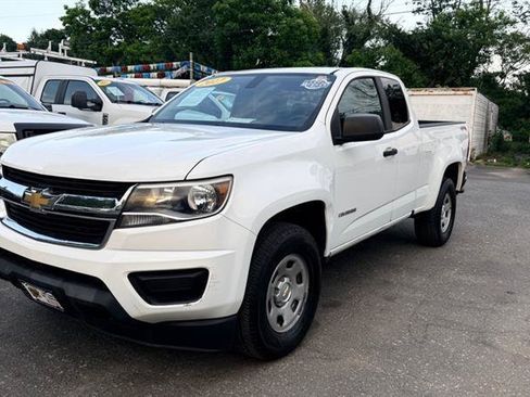 Used 2017 Chevrolet Colorado W/T w/ WT Convenience Package AWD/4WD image 5