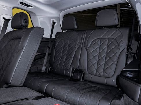 Used 2024 BMW X7 xDrive40i image 18