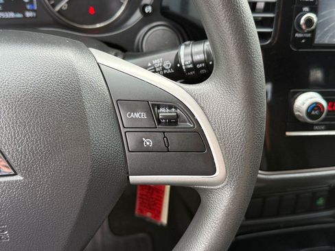 Used 2020 Mitsubishi Outlander ES FWD image 22