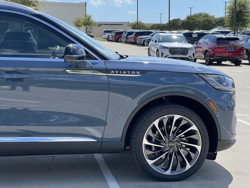 New 2025 Lincoln Aviator Reserve w/ Equipment Group 201A image 12