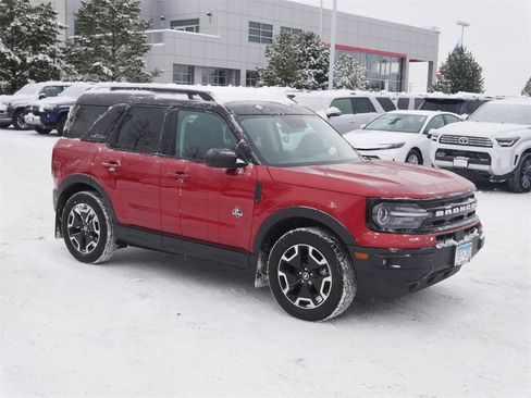 Used 2022 Ford Bronco Sport Outer Banks w/ Tech Package image 2