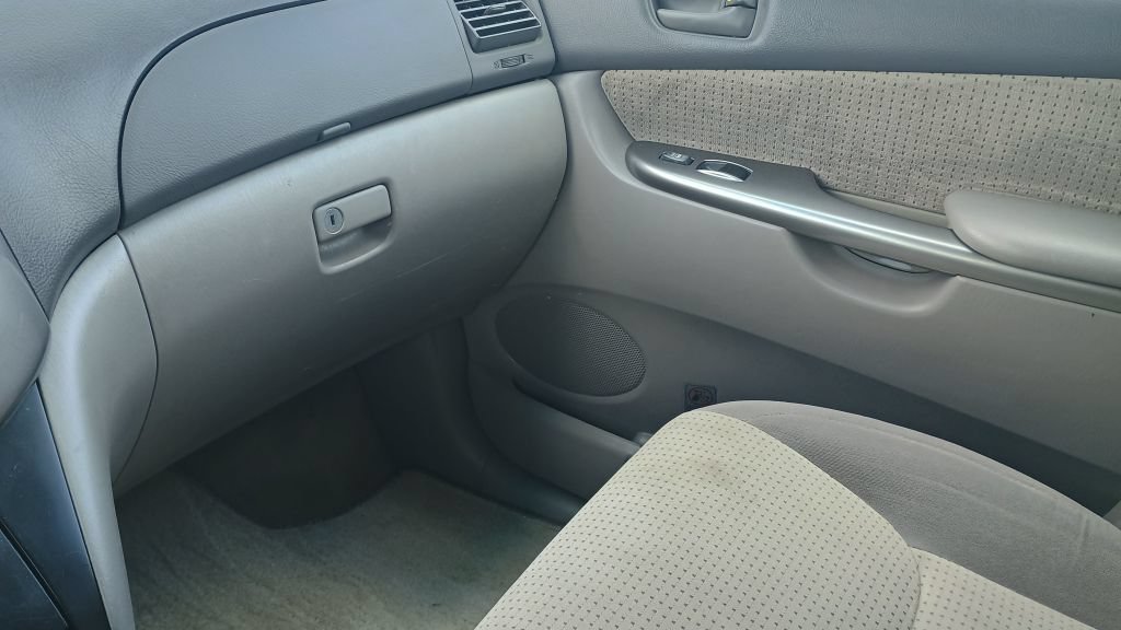 Used 2009 Toyota Sienna CE FWD image 16