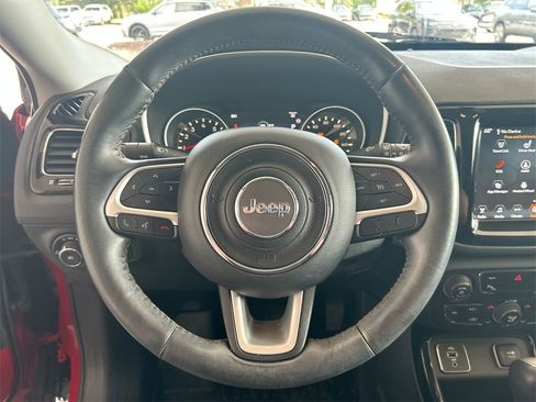 Used 2018 Jeep Compass Limited w/ Navigation Group image 17