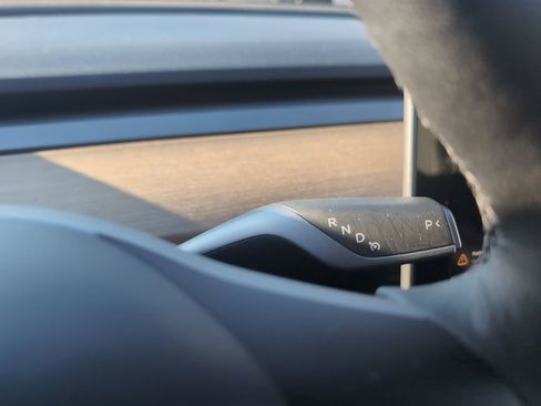 Used 2023 Tesla Model 3 Standard Range image 24