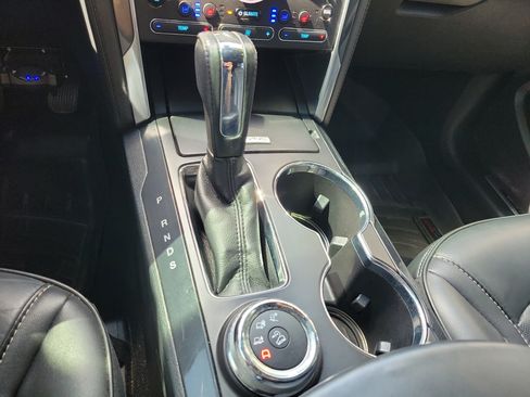 Used 2019 Ford Explorer Platinum AWD/4WD image 32