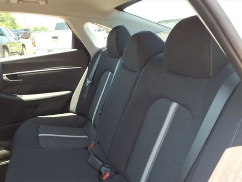 Used 2025 Hyundai Sonata SE FWD image 12