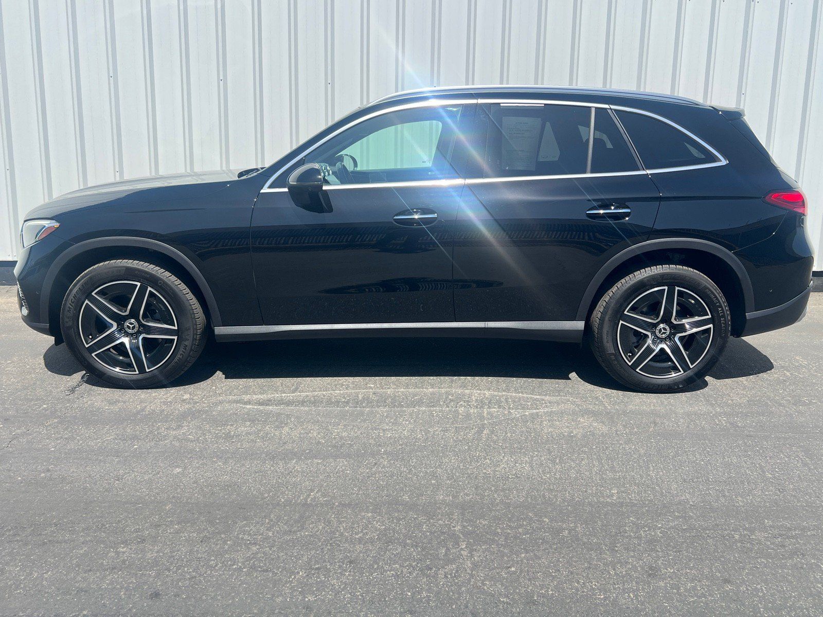 Used 2026 Mercedes-Benz GLC 300 4MATIC image 3
