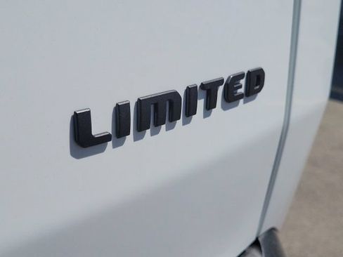 Used 2026 Jeep Cherokee Limited AWD/4WD image 5