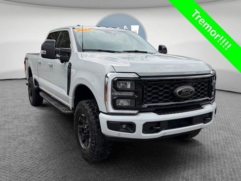 Used 2025 Ford F350 Lariat w/ Lariat Ultimate Package AWD/4WD image 1