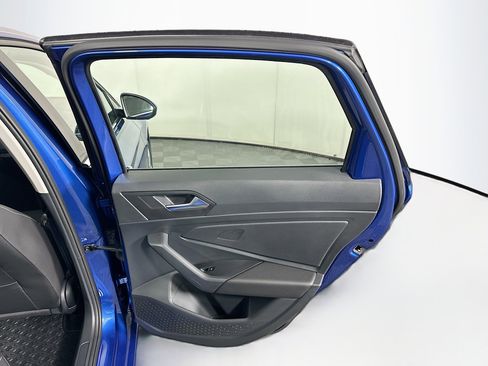 Used 2024 Volkswagen Jetta SE w/ Panoramic Sunroof Package image 28