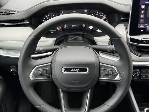 Used 2023 Jeep Compass Limited AWD/4WD image 16