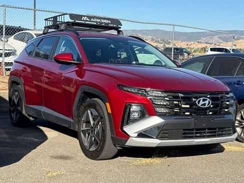 Used 2025 Hyundai Tucson SEL FWD image 2