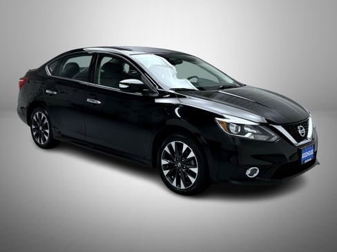 Used 2017 Nissan Sentra SR FWD image 3