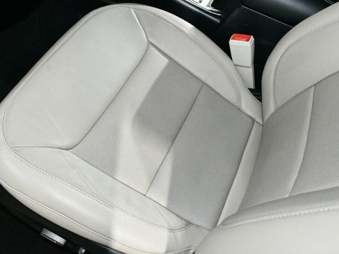 Used 2020 Ford Explorer Limited w/ Class III Trailer Tow Package image 9