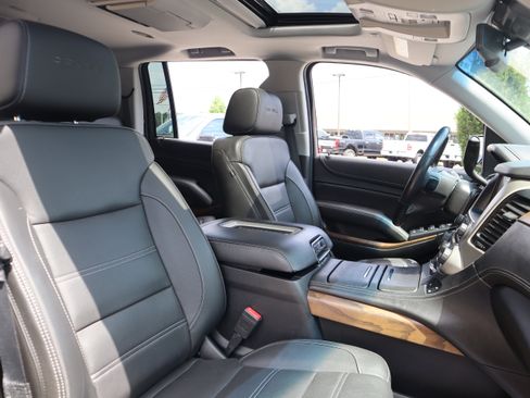 Used 2019 GMC Yukon XL Denali w/ Denali Ultimate Package AWD/4WD image 38