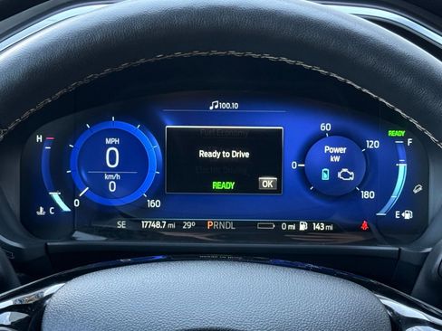 Used 2022 Ford Escape Titanium w/ Titanium Premium Package FWD image 30