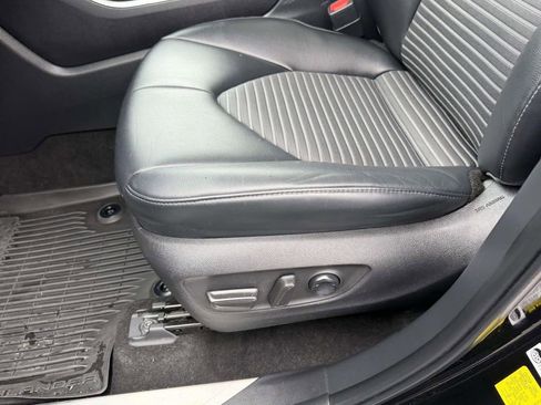 Used 2023 Toyota Highlander XSE AWD/4WD image 17