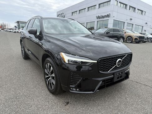 Certified 2025 Volvo XC60 B5 Core image 1