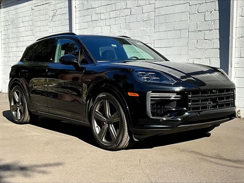 Used 2025 Porsche Cayenne Turbo AWD/4WD image 7