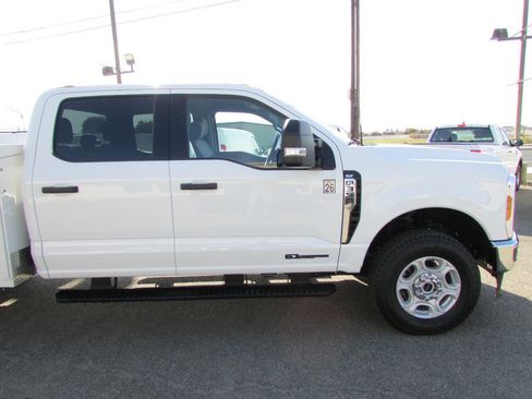 Used 2025 Ford F350 XLT image 8