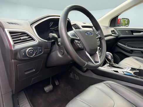 Used 2017 Ford Edge Titanium w/ Equipment Group 301A AWD/4WD image 4