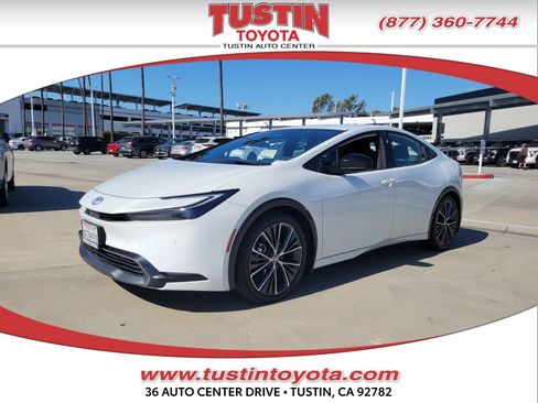 Used 2023 Toyota Prius XLE image 1
