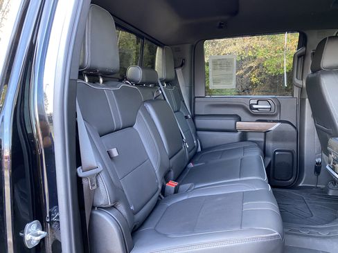 Used 2023 Chevrolet Silverado 3500 High Country image 34