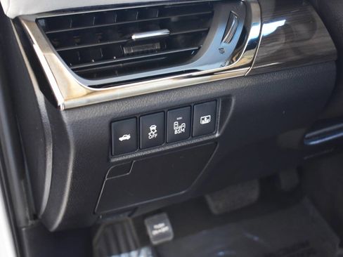 Used 2014 Toyota Avalon Limited w/ Technology Package FWD image 42