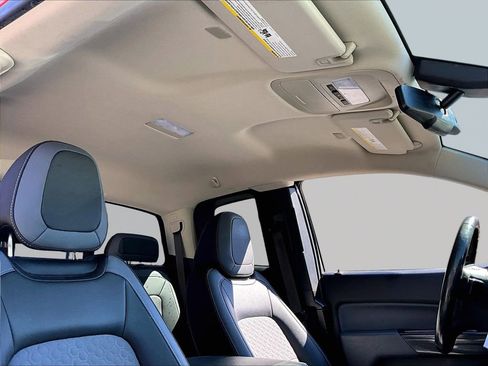 Used 2019 Chevrolet Colorado Z71 AWD/4WD image 20