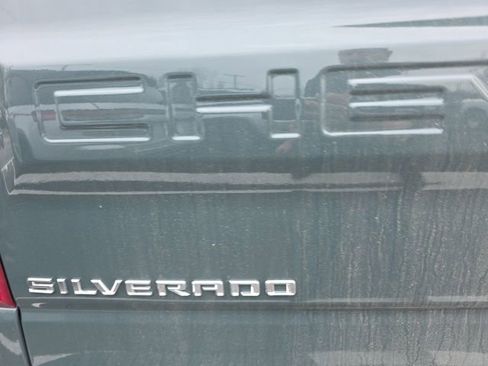 Used 2025 Chevrolet Silverado 1500 ZR2 image 11