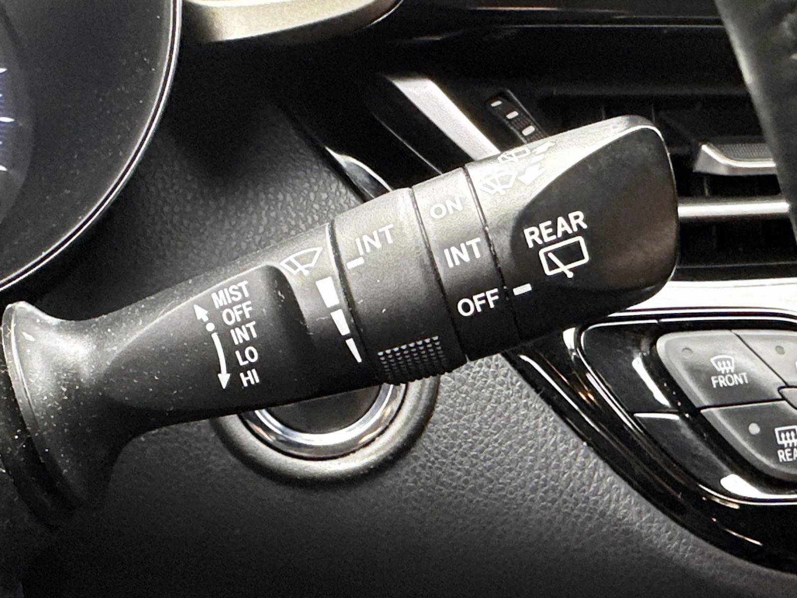 Used 2019 Toyota C-HR XLE FWD image 28