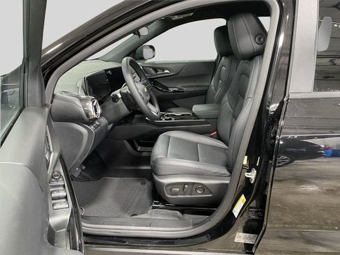 New 2026 Chevrolet Equinox LT w/ Convenience Package II image 8