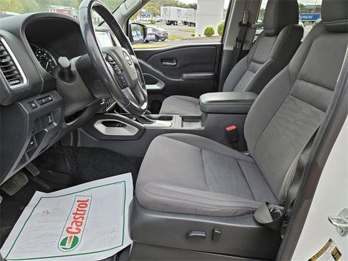 Used 2023 Nissan Frontier SV w/ Technology Package image 8