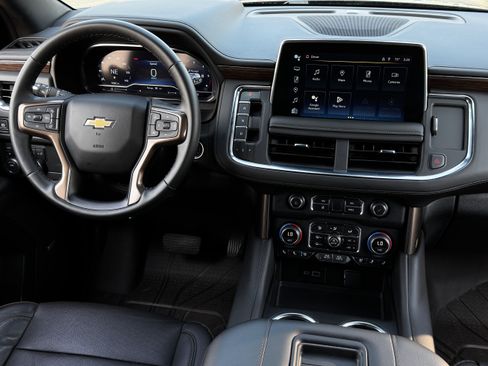 Used 2024 Chevrolet Tahoe High Country AWD/4WD image 29