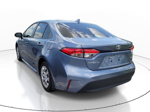 Used 2025 Toyota Corolla LE FWD image 5