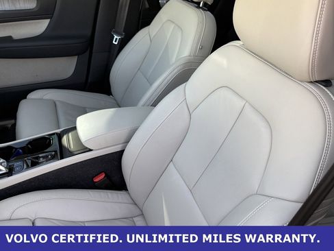 Certified 2023 Volvo XC40 B4 Plus image 26