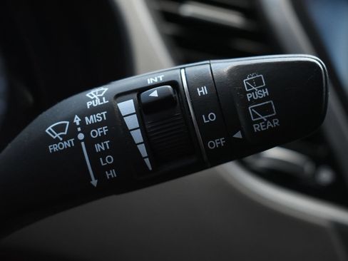 Used 2017 Hyundai Santa Fe SE AWD/4WD image 21