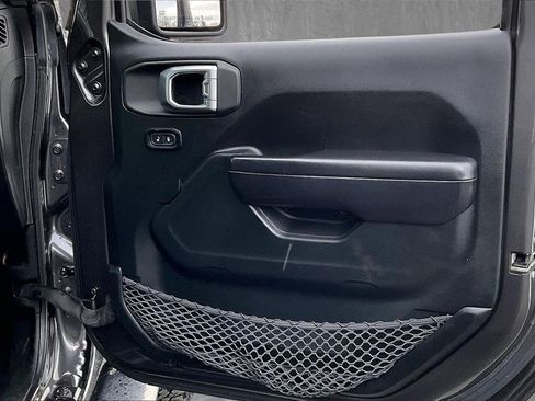 Used 2019 Jeep Wrangler Unlimited Sport S image 28