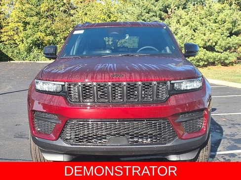 New 2025 Jeep Grand Cherokee Altitude image 6