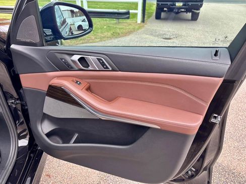 Used 2019 BMW X5 xDrive50i w/ M Sport Package image 10