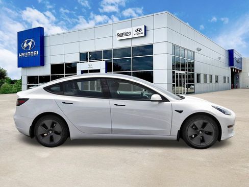 Used 2023 Tesla Model 3 Standard Range RWD image 4
