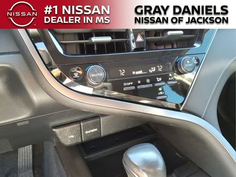 Used 2023 Toyota Camry SE image 17