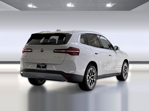 Used 2026 BMW X3 xDrive30 w/ Premium Package image 9