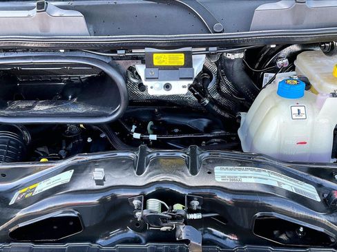 Used 2025 RAM ProMaster 2500 w/ Convenience Group image 11