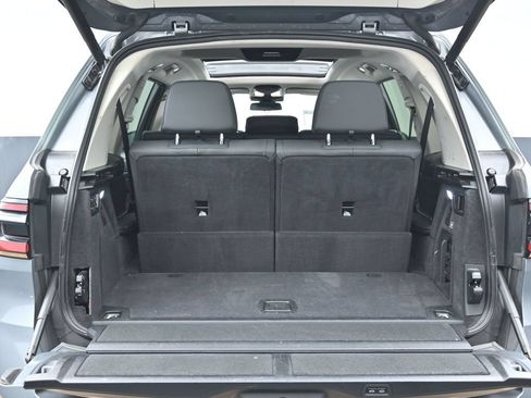 Used 2025 BMW X7 xDrive40i AWD/4WD image 14